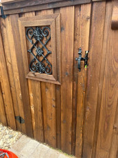 BOB Gate w/ Window Gate Ornament